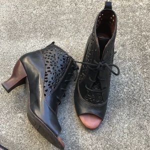 Leather cutout open toed ankle booties